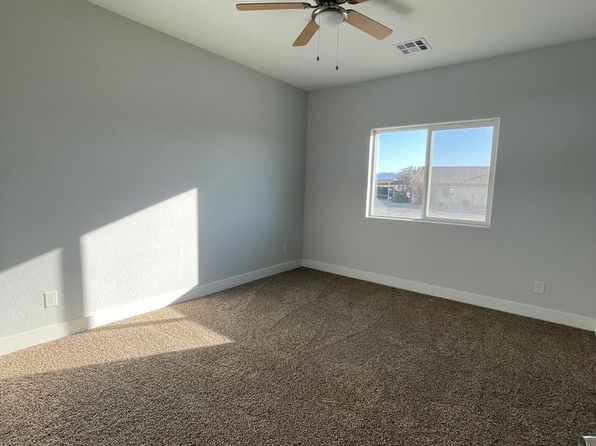 1420 S Ogallala St #1, Pahrump, NV 89048