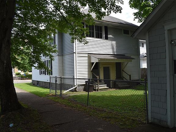 4th image of 109 Schubert St