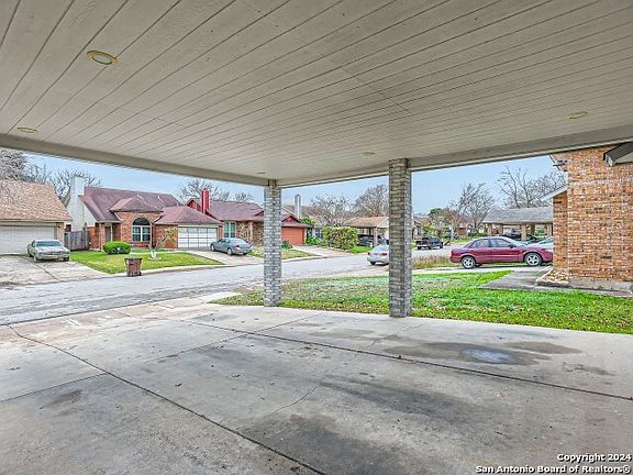 5th image of 9963 ECHO PLAIN DR
