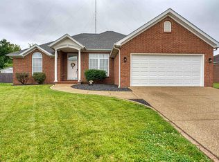 312 Alexandria Dr, Newburgh, IN 47630