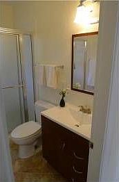 3rd image of 1122 E 5th St