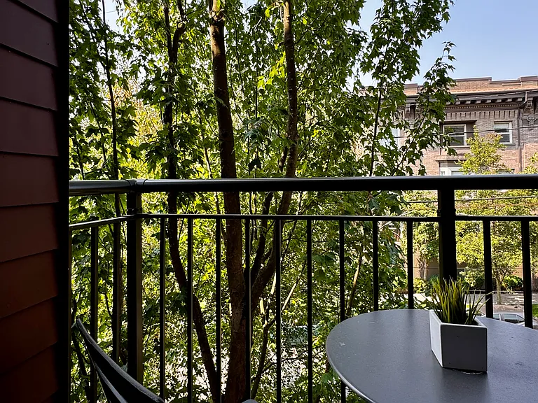 410 13th Ave E #Penthouse 3 — Photo 21
