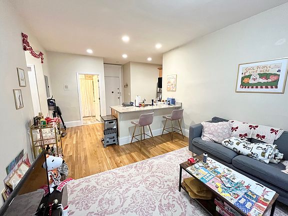 2nd image of 19 Thatcher St #205