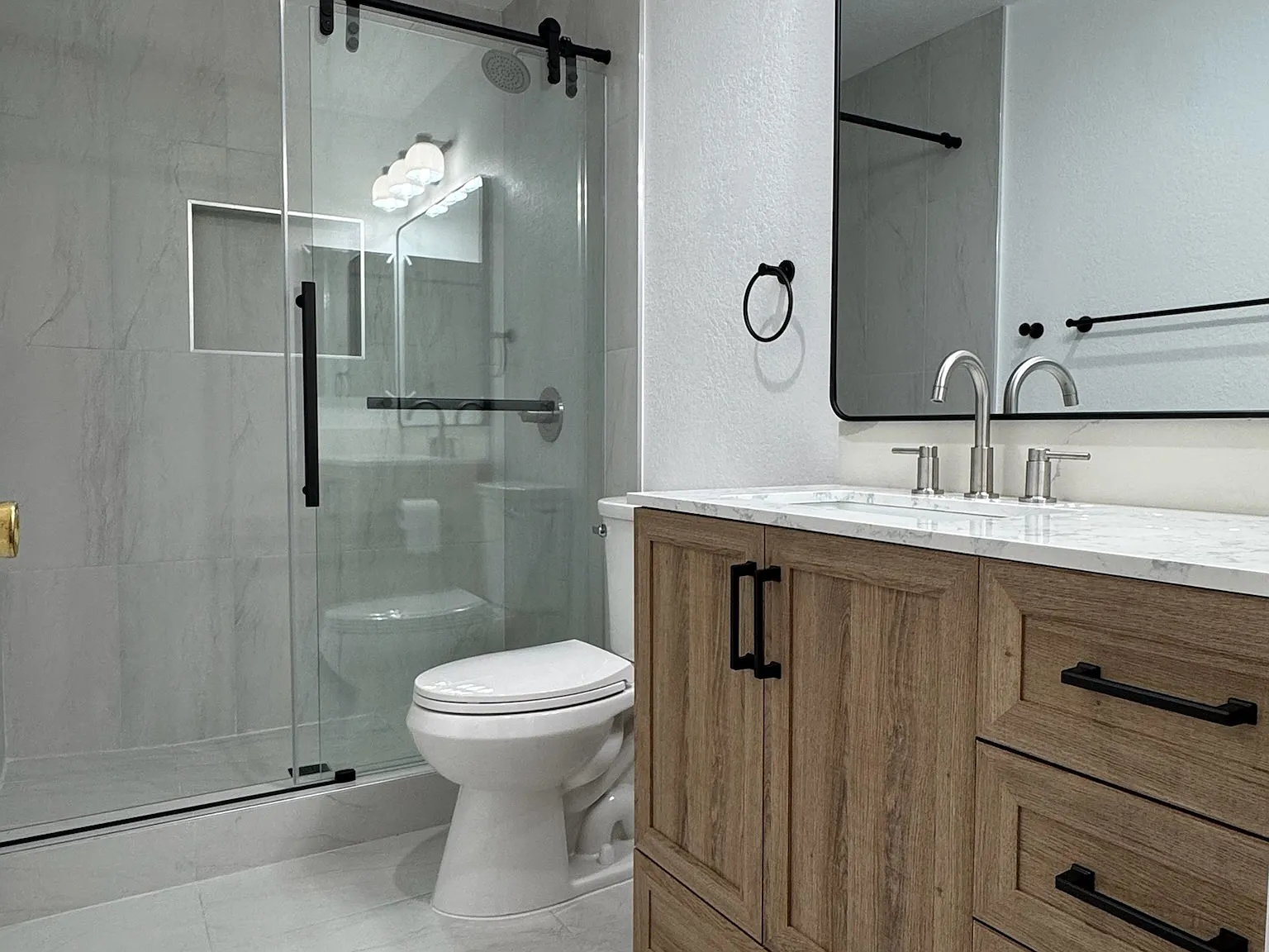 22170 Naples Dr — Photo 2