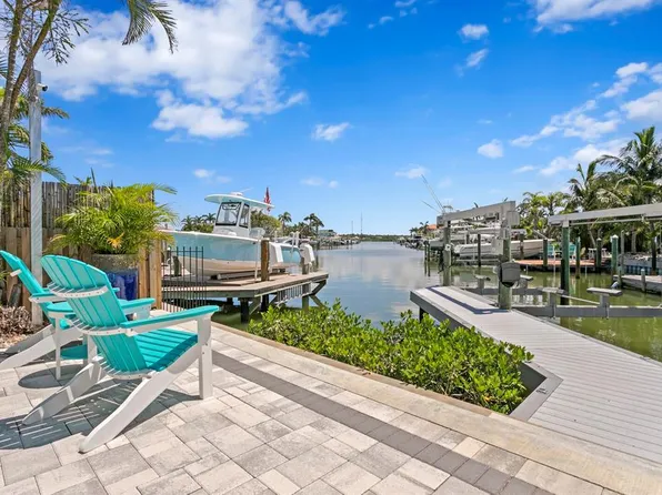 17735 1st St E, Redington Shores, FL 33708