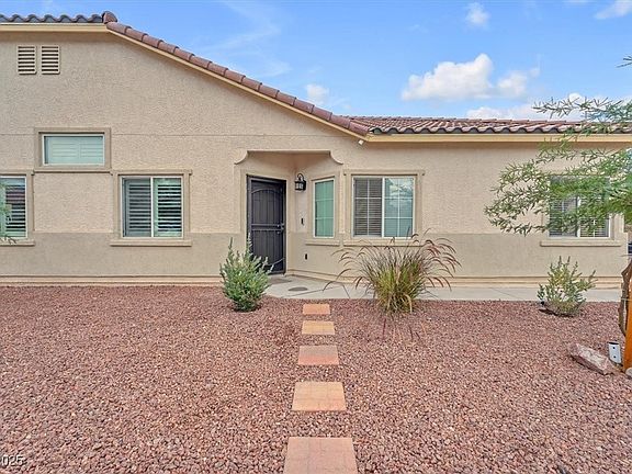 4th image of 620 Horse Stable Ave