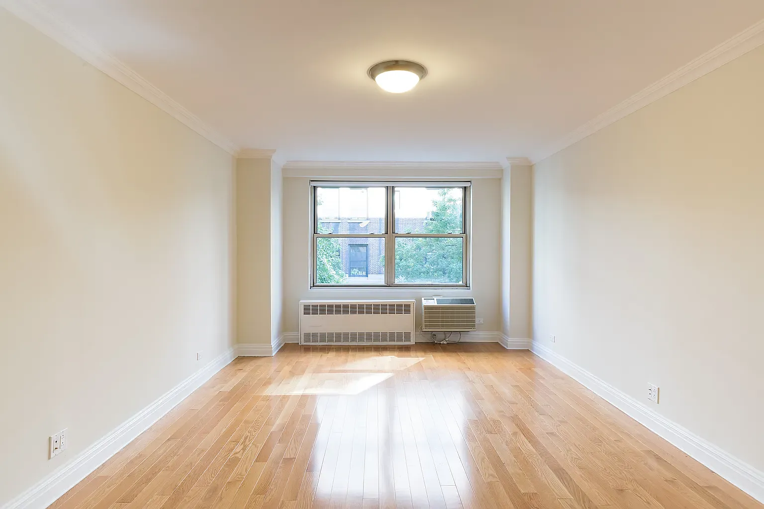 210 West 89th Street — Photo 2