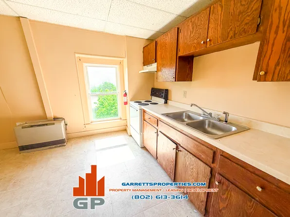 1658 Main St #5, Saint Johnsbury, VT 05819