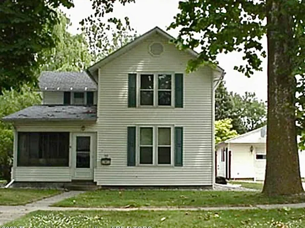 703 S Church St, Saint Johns, MI 48879