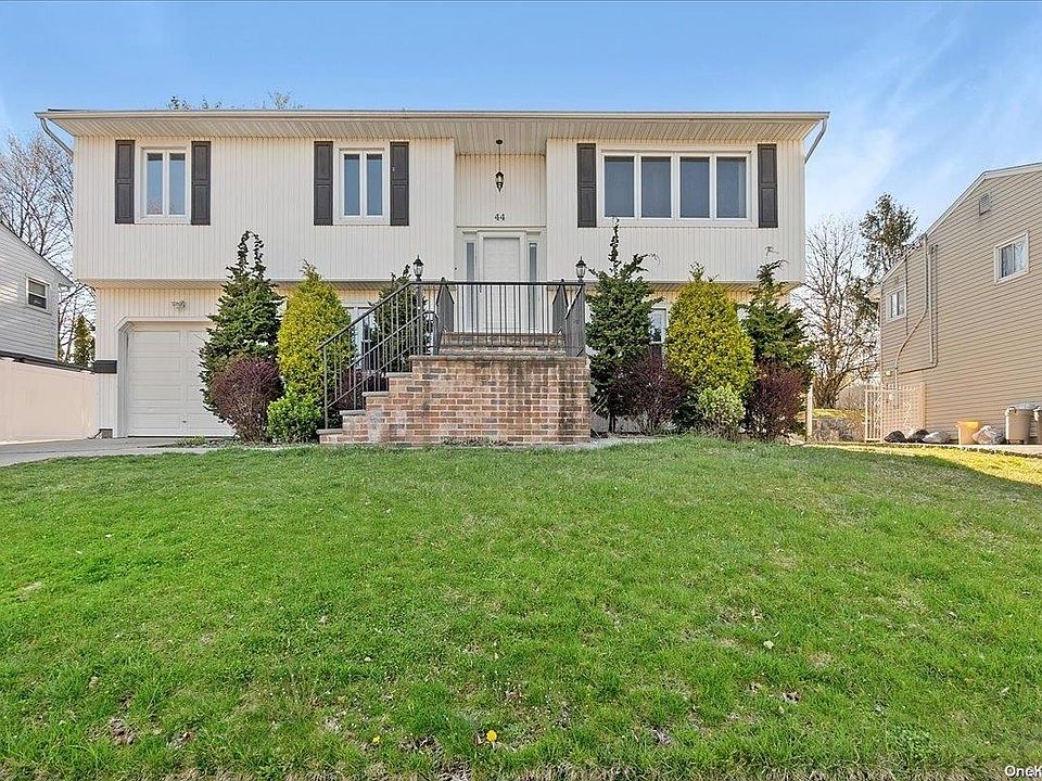 1st image of 44 W Lane Drive