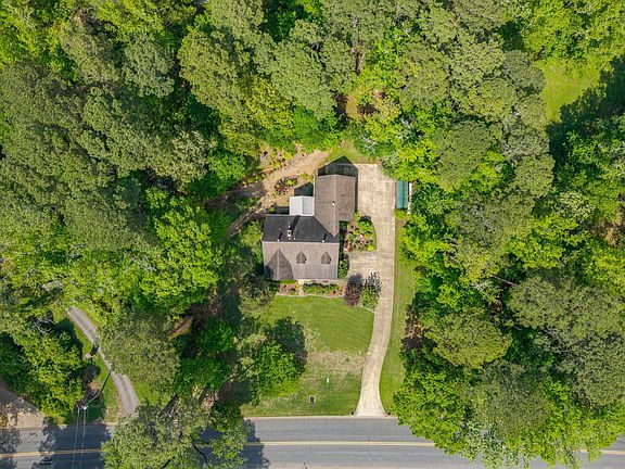 4th image of 1502 Millcreek Dr