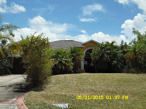 Home For Sale In Port saint lucie