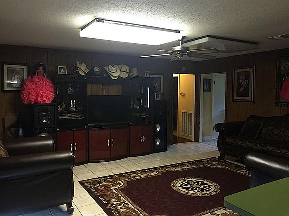3rd image of 12818 Linda St