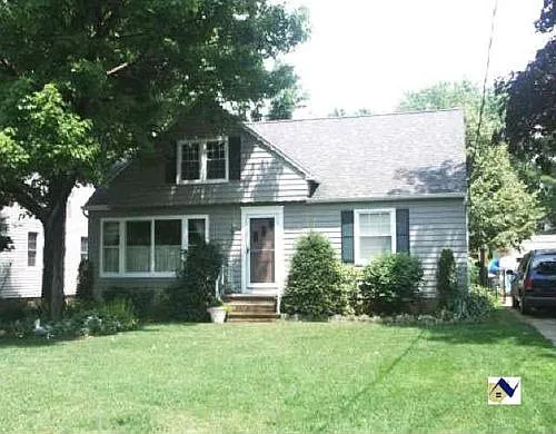 1747 Edgefield Rd photo 1