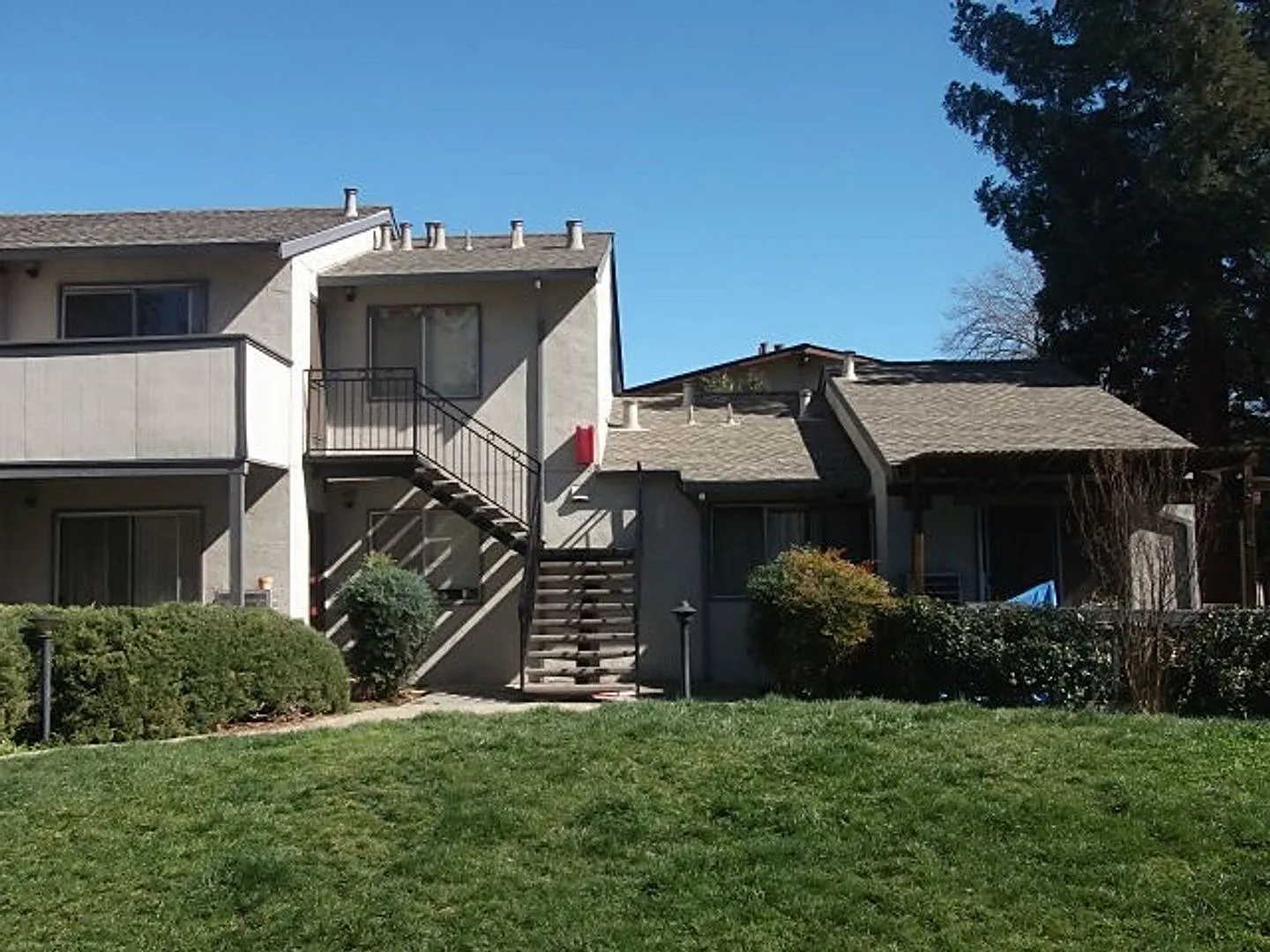Willow Park Apartments — Photo 2