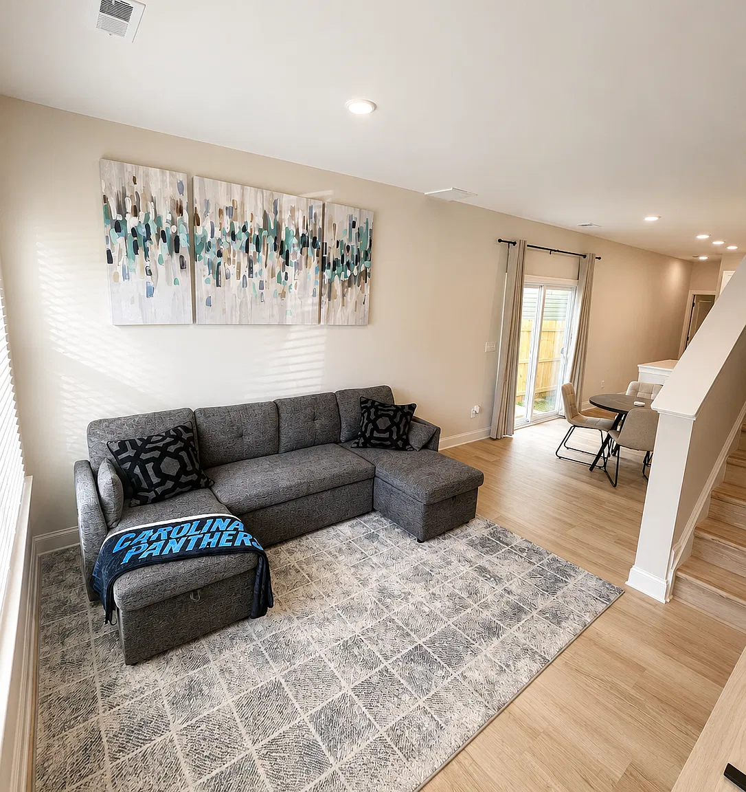 3 bed, 1275 sqft, $3,200 — Photo 1