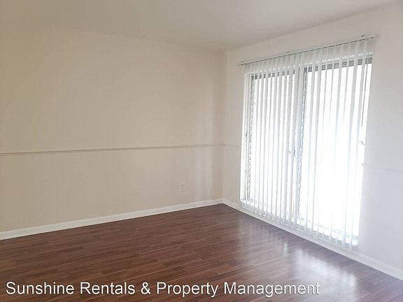 5th image of 2836 SE 16th Pl APT 1