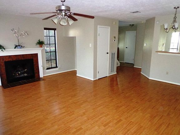 3rd image of 16814 Holly Trail Dr