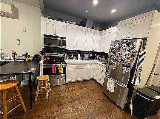 3rd image of 442 S 5th St #1