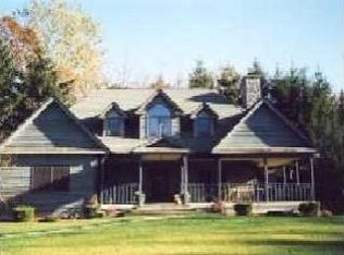 256 Overlook Rd, Poughkeepsie, NY 12603