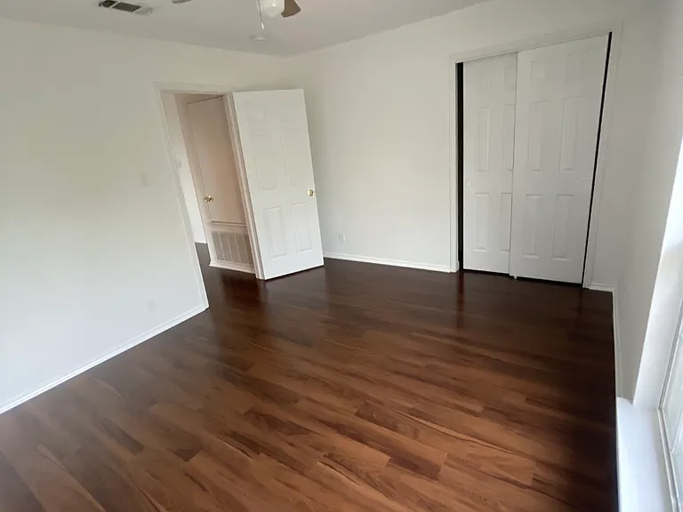 1423 Diamond Blf — Photo 10