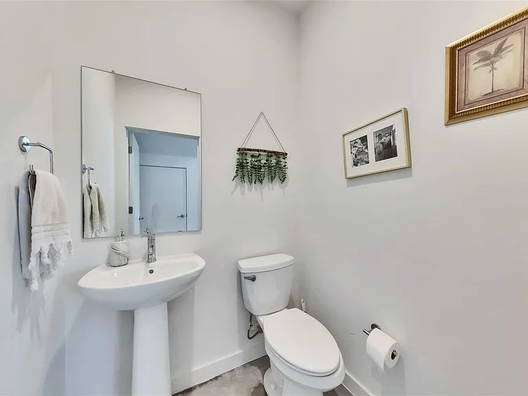 814 N Bluff Dr #82 — Photo 16