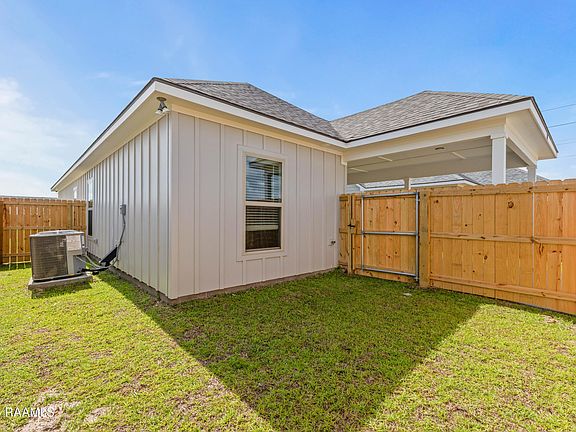 4th image of 101 Foxglove Way