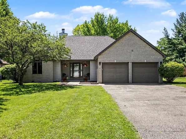 907 E 12th St, Hobart, IN 46342