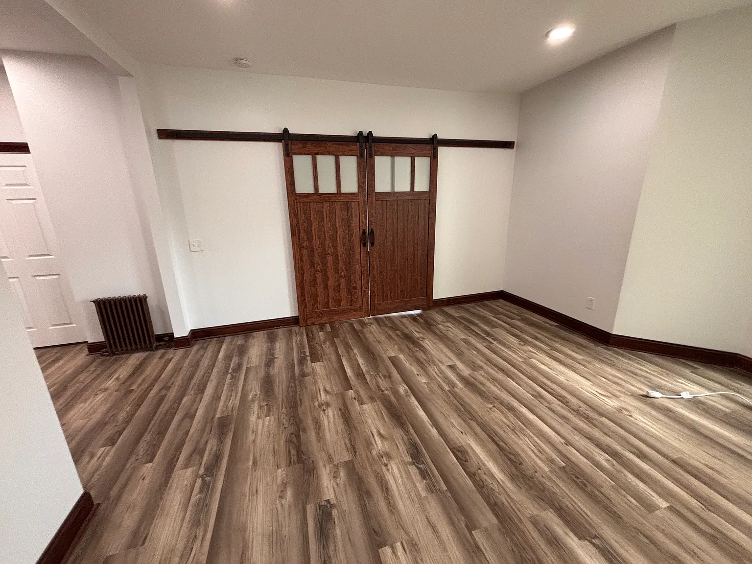 1 bed, 900 sqft, $1,500 — Photo 3