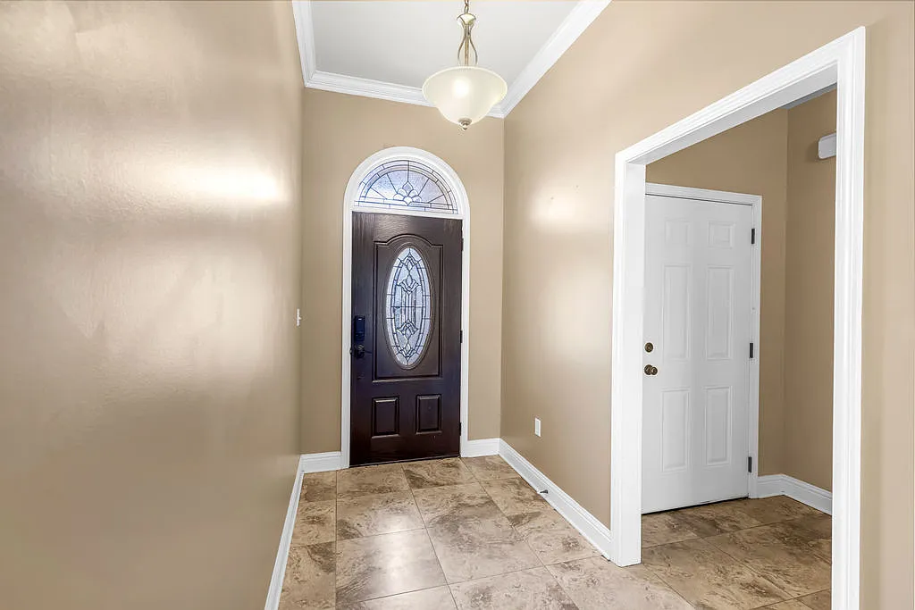 Studio, $2,450 — Photo 4