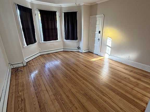 2nd image of 21 Willow St #2