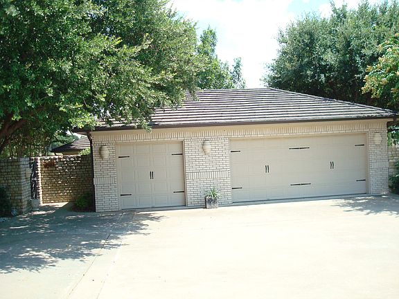 4th image of 5302 Country Club Dr