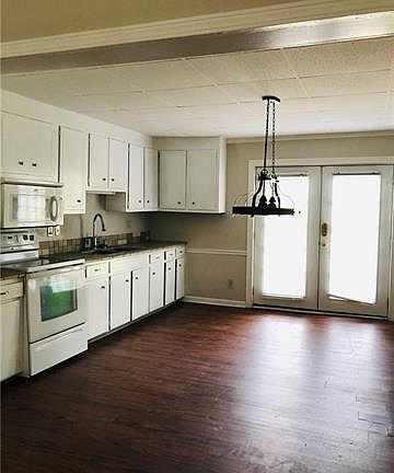 5th image of 504 Ida St