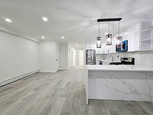 Rented by Voro Purple LLC | media 4