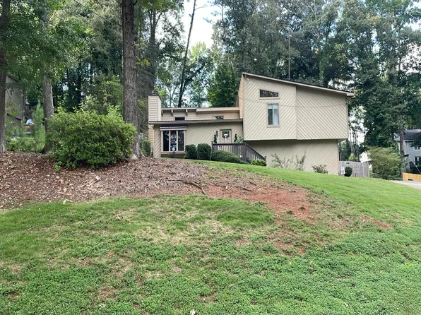 1755 Jody Dr NE, Marietta, GA 30066