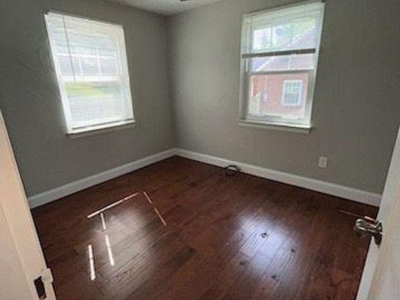 3rd image of 1839 Seaton St