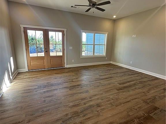 3rd image of 5207 Lee Road 279