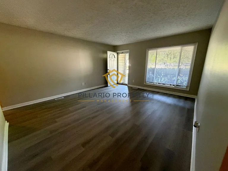 4441 N Vinewood Ave — Photo 10