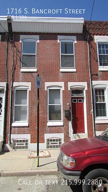 Spacious 3 bedroom house in Newbold! — Photo 1