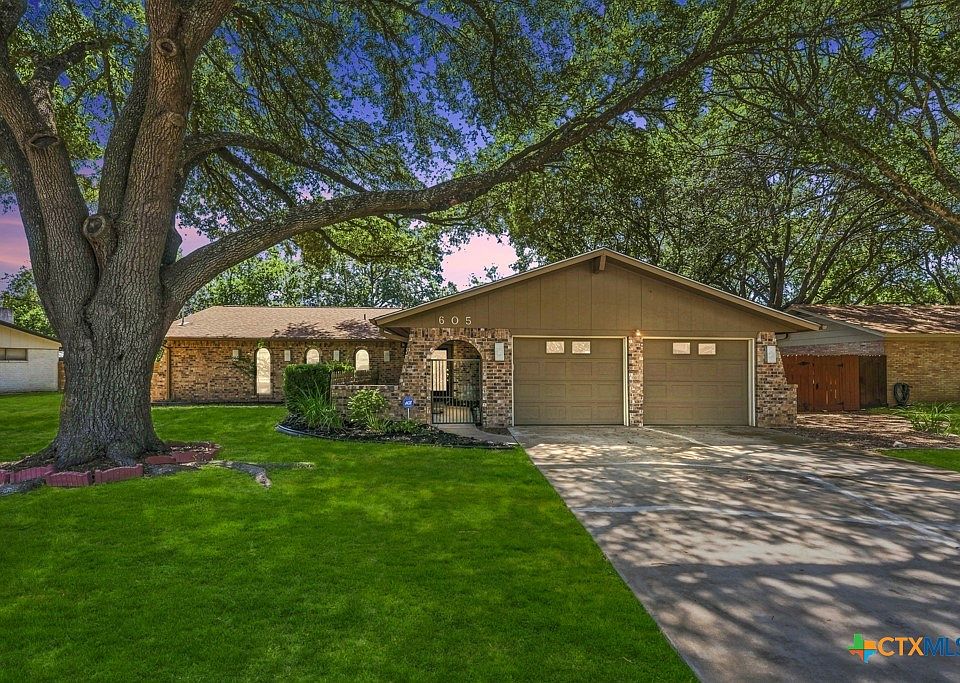 1st image of 605 Ridgecrest