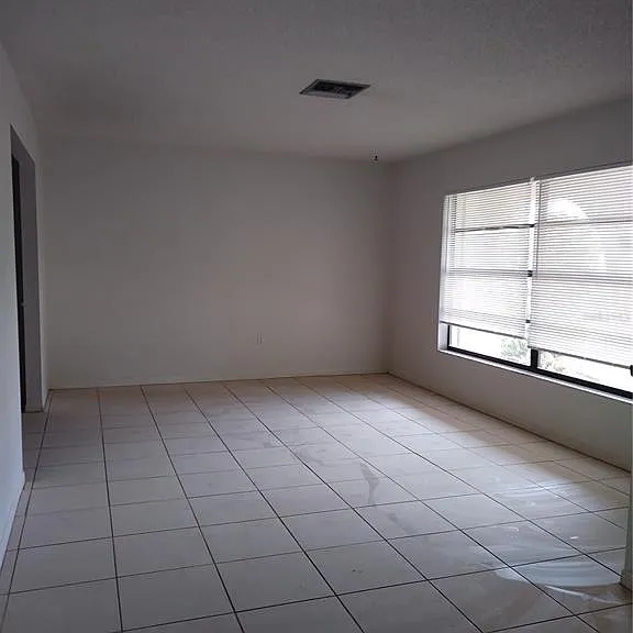 1725 Tumbleweed Dr — Photo 3