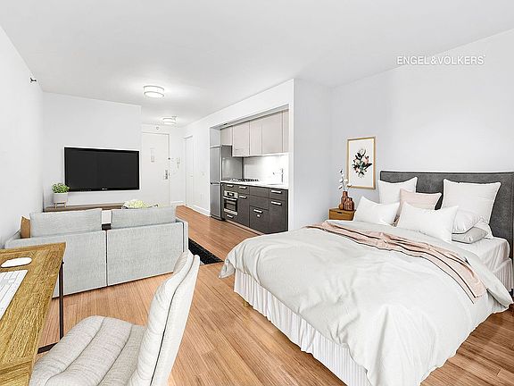 2nd image of 505 W 47th St #5BS