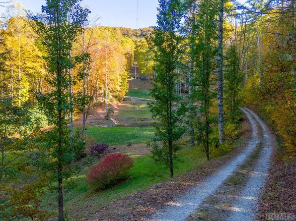 525 Comanche Road, Cullowhee, NC 28723