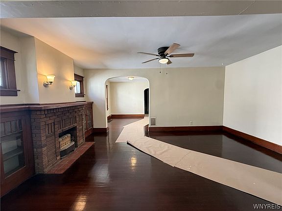 5th image of 63 Wright Ave