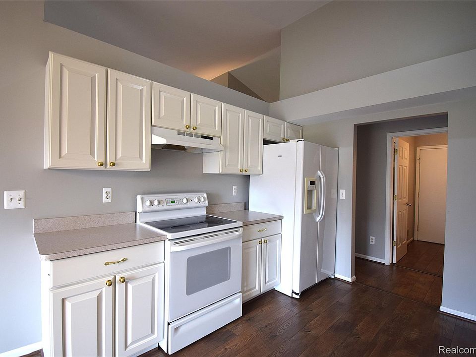 30112 Raintree Cir, photo 5