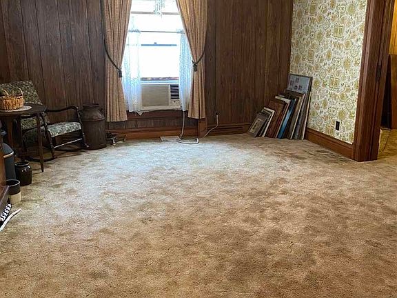 5th image of 611 N Columbia St