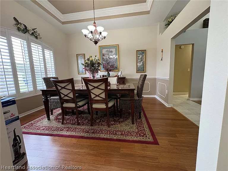 407 Maravilla Ave — Photo 4
