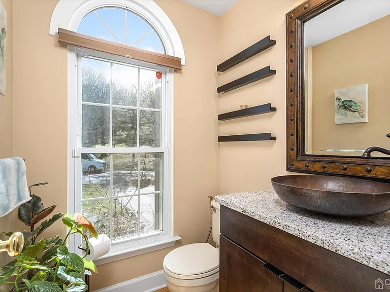 31D Chicopee Dr — Photo 14
