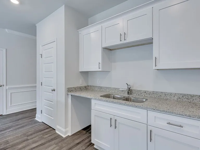 329 Governor Gwinnett Way — Photo 13