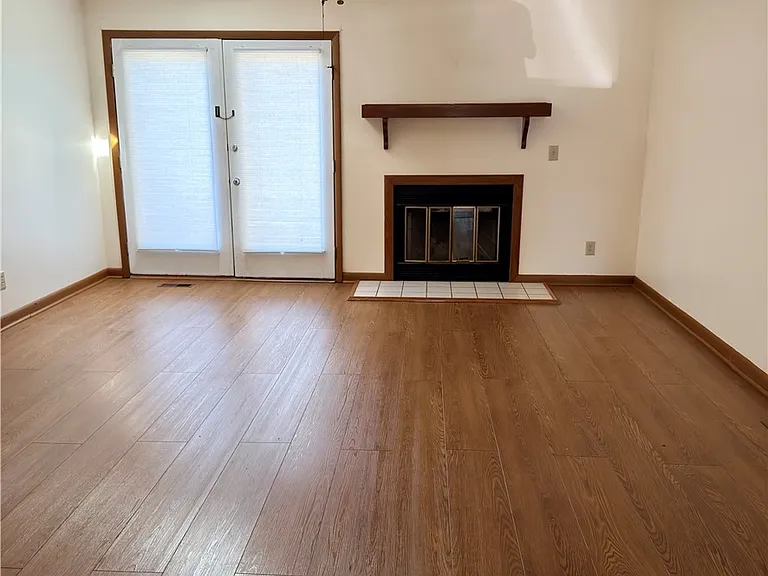 1276 N Forest Dr — Photo 6